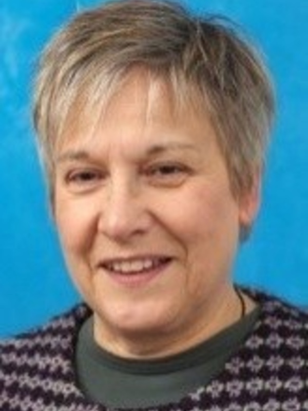 Dr Jennifer Davis