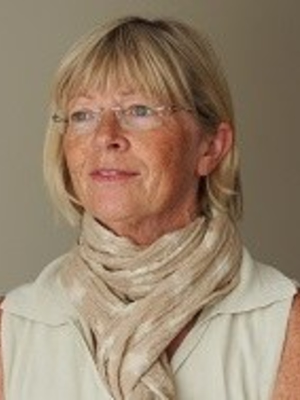 Dr Liz Hales