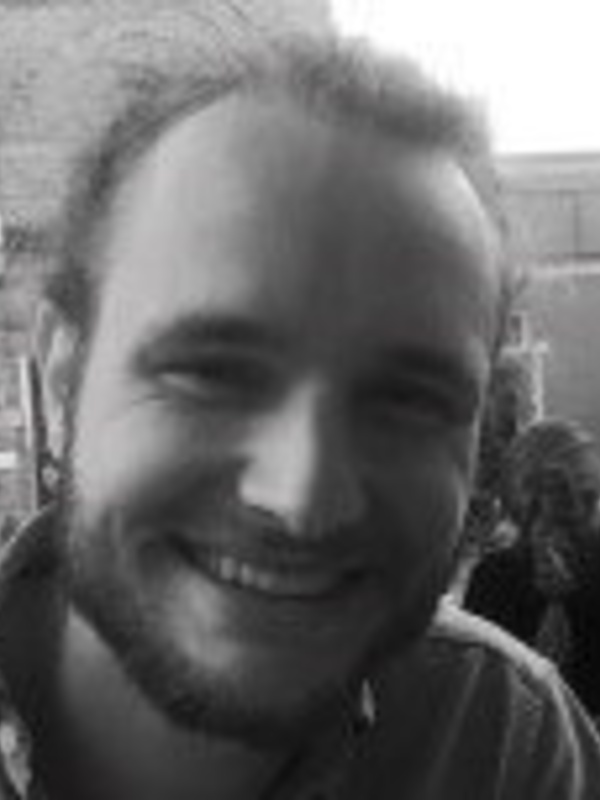 Dr Tobias Müller