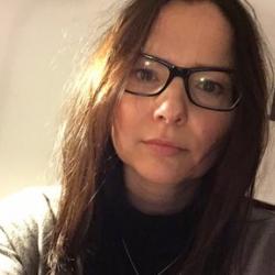 Dr Karolina  Follis
